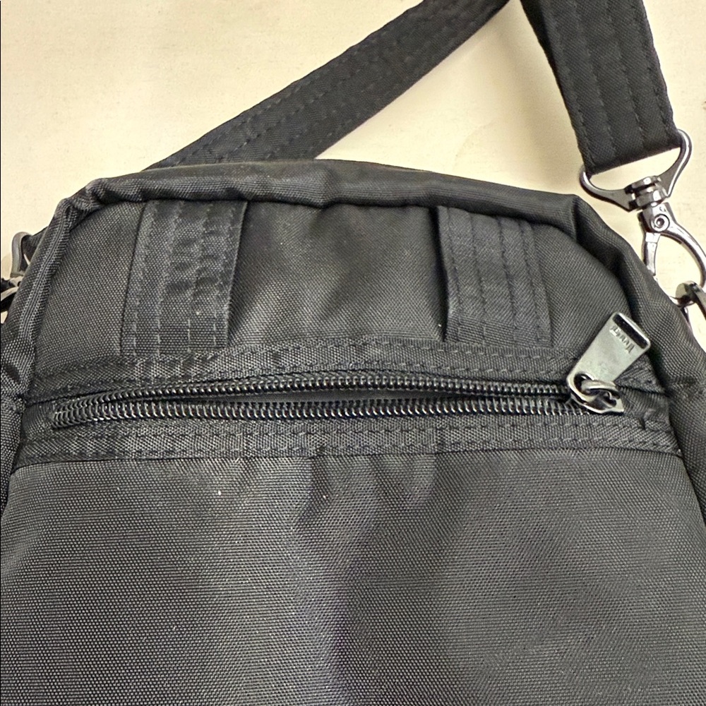 Lug Flapper black Bag - Picture 6 of 11